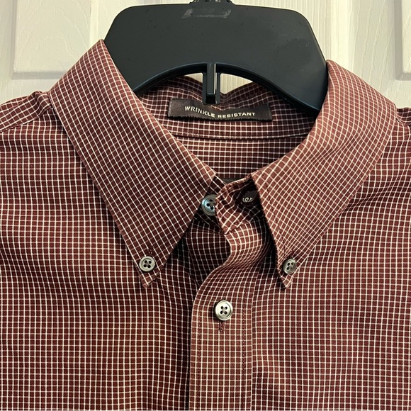 Eddie Bauer Wrinkle Resistant Men's Burgundy Checkered Shirt Sz M - Picture 1 of 4